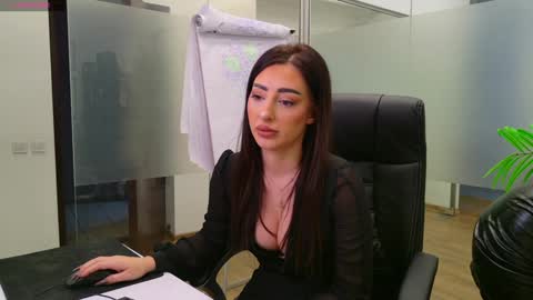 Snapshot of babesgowild chatting on 01-20-25, 08:40 Olivia and Lexi online show from 01-20-25, 08:40