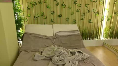 Snapshot of babesgowild chatting on 02-21-25, 08:40 Olivia and Lexi online show from 02-21-25, 08:40