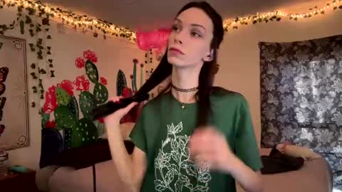 Fern Browning online show from 01-10-25, 01:31