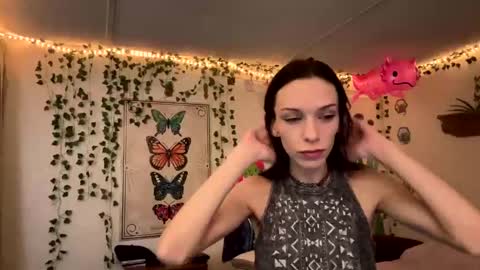 Snapshot of babiifern chatting on 01-11-25, 02:41 Fern Browning online show from 01-11-25, 02:41