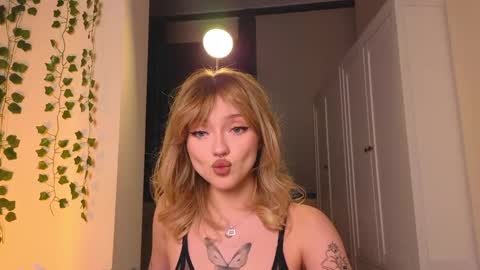 Snapshot of baby_adele chatting on 12-18-24, 08:25 bb adele online show from 12-18-24, 08:25