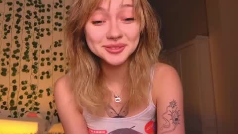 Snapshot of baby_adele chatting on 12-21-24, 09:36 bb adele online show from 12-21-24, 09:36