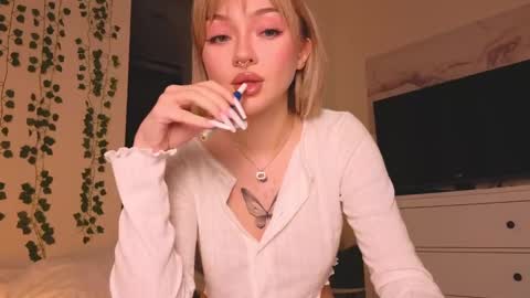 Snapshot of baby_adele chatting on 12-30-24, 03:46 bb adele online show from 12-30-24, 03:46