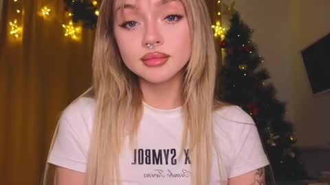 Snapshot of baby_adele chatting on 01-02-25, 08:02 bb adele online show from 01-02-25, 08:02