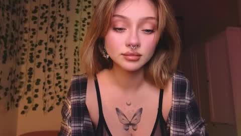 Snapshot of baby_adele chatting on 02-06-25, 10:43 bb adele online show from 02-06-25, 10:43