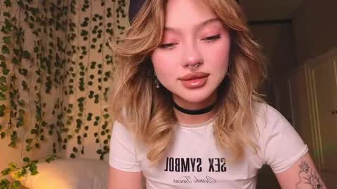 Snapshot of baby_adele chatting on 02-08-25, 08:10 bb adele online show from 02-08-25, 08:10