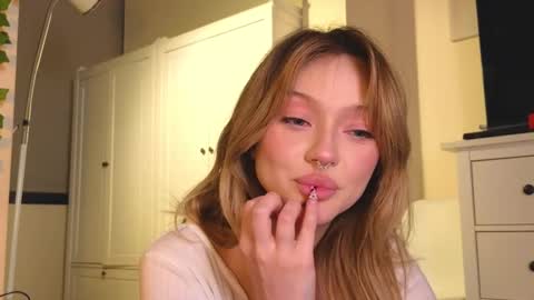 Snapshot of baby_adele chatting on 02-18-25, 12:37 bb adele online show from 02-18-25, 12:37