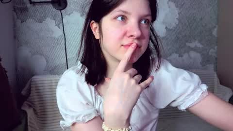 Evalena maybe just Eva online show from 04-08-26, 08:36