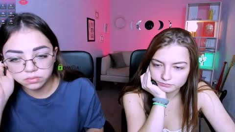 Snapshot of baby_hotte chatting on 12-16-25, 09:03 baby online show from 12-16-25, 09:03