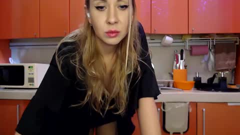 Snapshot of baby_hottye chatting on 02-13-25, 06:59 Diva x  online show from 02-13-25, 06:59