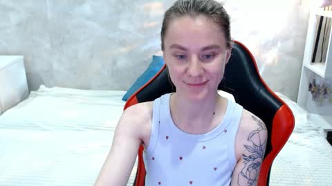 baby_kitte online show from 09-30-25, 04:01