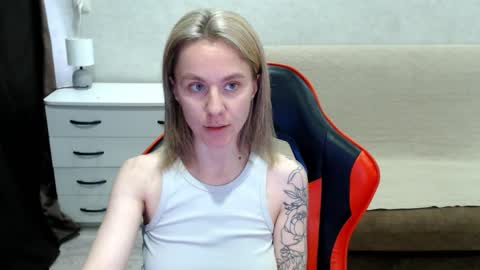 baby_kitte online show from 10-18-25, 09:10