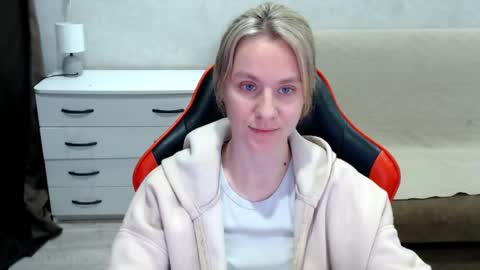 baby_kitte online show from 10-21-25, 12:39