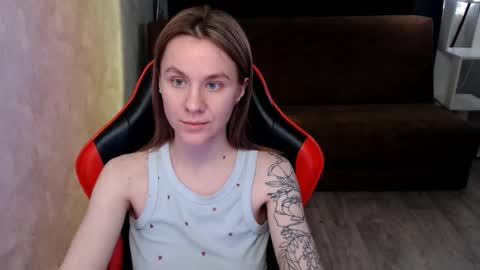 baby_kitte online show from 11-27-25, 05:15