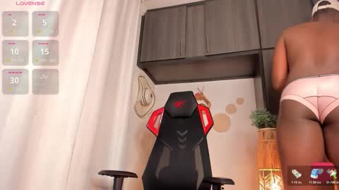 Snapshot of baby_smith chatting on 10-28-25, 03:54 FOLLOW ME online show from 10-28-25, 03:54