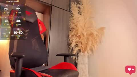 Snapshot of baby_smith chatting on 11-21-25, 03:05 FOLLOW ME online show from 11-21-25, 03:05