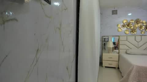 Snapshot of babyangel18_ chatting on 11-02-25, 03:20 ANGEL online show from 11-02-25, 03:20