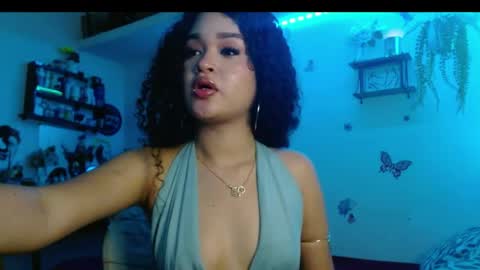 Snapshot of babybombom08 chatting on 03-31-26, 12:12 babybombom08 online show from 03-31-26, 12:12