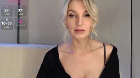 Snapshot of babydollysx chatting on 08-01-26, 03:33 Kate online show from 08-01-26, 03:33