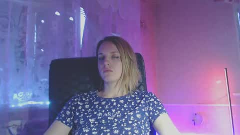 Snapshot of babymuro4ka chatting on 03-06-25, 04:08 Sonya online show from 03-06-25, 04:08