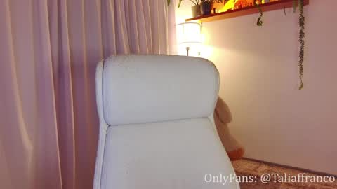 Talia online show from 05-20-26, 01:01