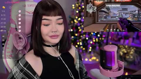 Nika online show from 12-30-24, 01:37