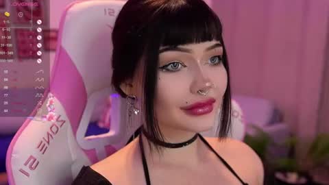 Snapshot of babyroxynill chatting on 06-17-26, 11:38 Nika online show from 06-17-26, 11:38