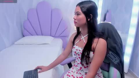Snapshot of babysophie18_ chatting on 02-10-26, 10:30 Sophie online show from 02-10-26, 10:30