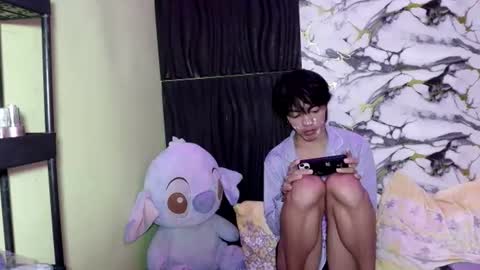 Snapshot of babytwinkxxxx chatting on 06-11-26, 10:30 babytwinkxxxx online show from 06-11-26, 10:30