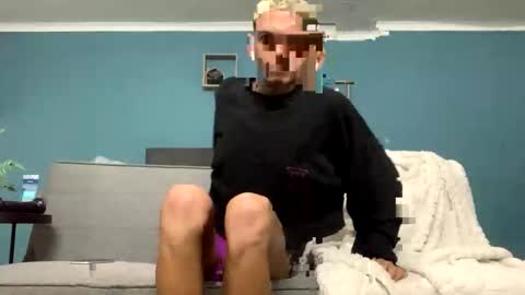 Snapshot of babyxxxbhadd chatting on 05-24-26, 04:01 Babyxxxbhadd online show from 05-24-26, 04:01