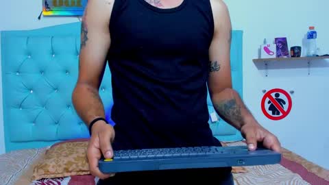 Snapshot of bad__couple_ chatting on 10-16-25, 10:16 s   online show from 10-16-25, 10:16