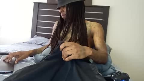 Snapshot of bad_dawgg chatting on 01-19-26, 08:40 rastafaria online show from 01-19-26, 08:40