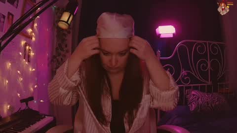 Snapshot of badassswitch chatting on 01-15-25, 07:34 Franki online show from 01-15-25, 07:34