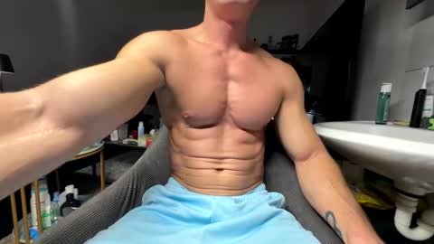 Snapshot of badboy951337 chatting on 12-15-24, 07:21 Badboy95 online show from 12-15-24, 07:21