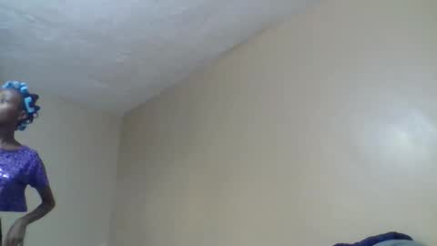 baddie_bunnie online show from 12-17-25, 05:02