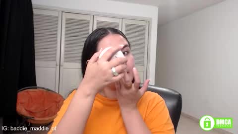 want custom text me through my snap 3  online show from 10-31-25, 06:47