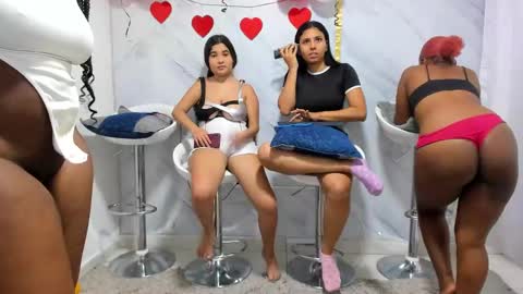 Snapshot of badgirls_000 chatting on 02-17-25, 03:20 candy and dayan online show from 02-17-25, 03:20