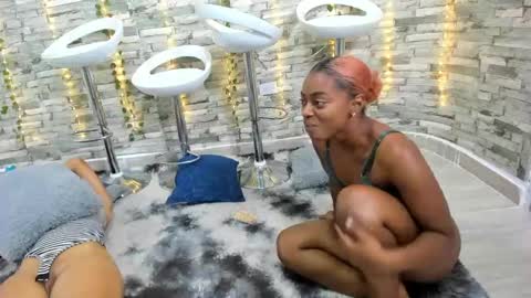 Snapshot of badgirls_000 chatting on 03-11-25, 02:29 candy and dayan online show from 03-11-25, 02:29