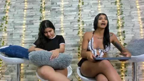 Snapshot of badgirls_000 chatting on 03-12-25, 12:31 candy and dayan online show from 03-12-25, 12:31