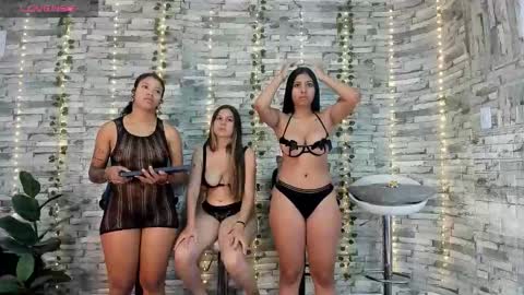 Snapshot of badgirls_000 chatting on 09-14-25, 11:09 candy and dayan online show from 09-14-25, 11:09