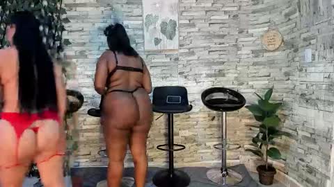 Snapshot of badgirls_000 chatting on 01-13-26, 11:15 candy and dayan online show from 01-13-26, 11:15