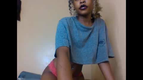 Lily. online show from 10-20-25, 02:56