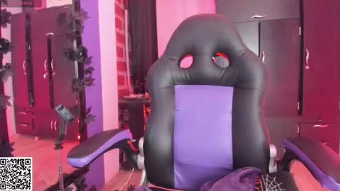 Snapshot of badkatyuska chatting on 01-11-26, 06:13 Please help me to reach 100 thumbs up online show from 01-11-26, 06:13