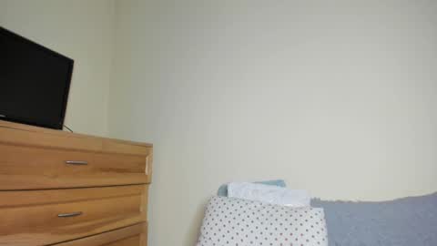 Snapshot of badmodel_ chatting on 01-09-25, 02:07 Name online show from 01-09-25, 02:07