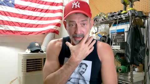 Snapshot of badnightwolf chatting on 10-01-25, 03:45 Silver online show from 10-01-25, 03:45