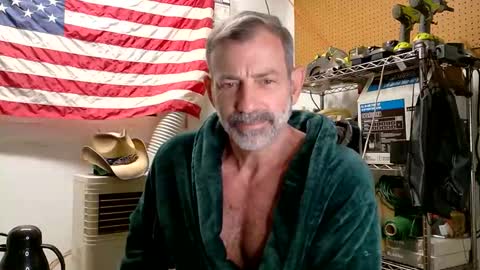 Snapshot of badnightwolf chatting on 10-10-25, 11:20 Silver online show from 10-10-25, 11:20
