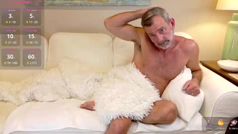 Snapshot of badnightwolf chatting on 10-12-25, 04:00 Silver online show from 10-12-25, 04:00