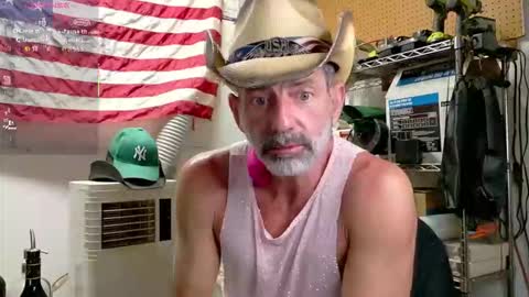 Snapshot of badnightwolf chatting on 03-07-26, 10:23 Silver online show from 03-07-26, 10:23