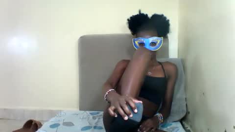 Snapshot of bads_hornies chatting on 11-14-25, 09:19 bads_hornies online show from 11-14-25, 09:19