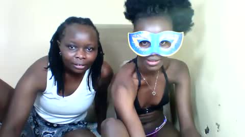 Snapshot of bads_hornies chatting on 11-15-25, 09:32 bads_hornies online show from 11-15-25, 09:32